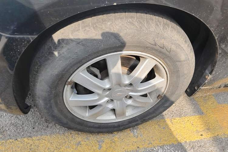 Used Chevrolet Epica 2013 1.8 SE Comfort Edition MT Left Front Wheel Hub