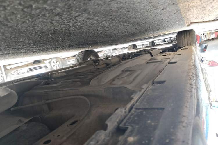 Used Chevrolet Epica 2013 1.8 SE Comfort Edition MT Left Side Sill