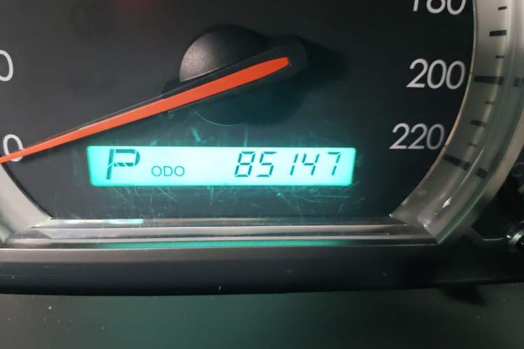 Used Chevrolet Epica 2013 1.8 SE Comfort Edition AT Odometer Close Up