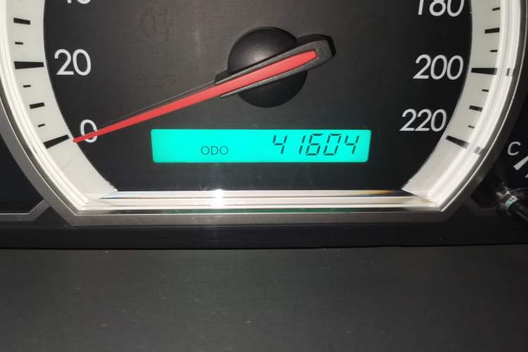 Used Chevrolet Epica 2013 1.8 SL ZhiZhen Edition MT Odometer Close Up