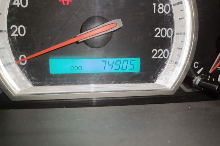 Used Chevrolet Epica 2013 1.8 SL ZhiZhen Edition MT Odometer Close Up