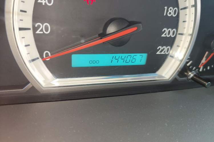 Used Chevrolet Epica 2013 1.8 SL ZhiZhen Edition MT Odometer Close Up