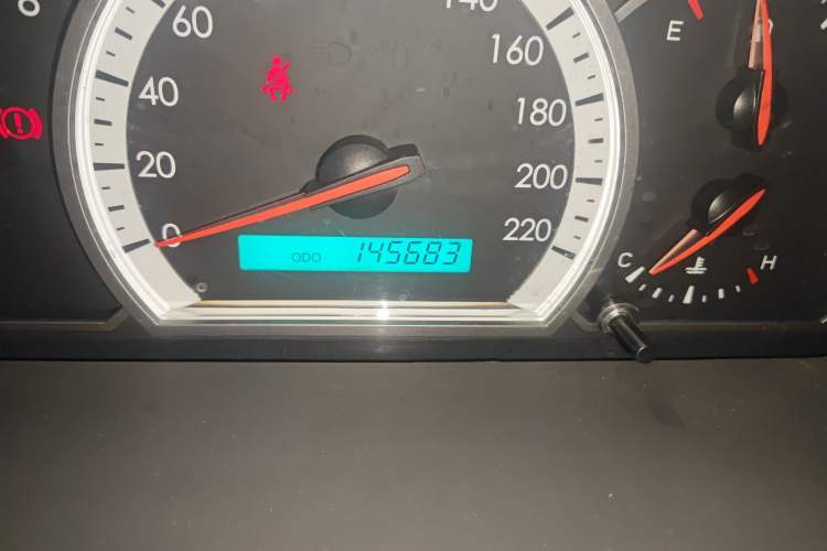 Used Chevrolet Epica 2013 1.8 SL ZhiZhen Edition MT Odometer Close Up