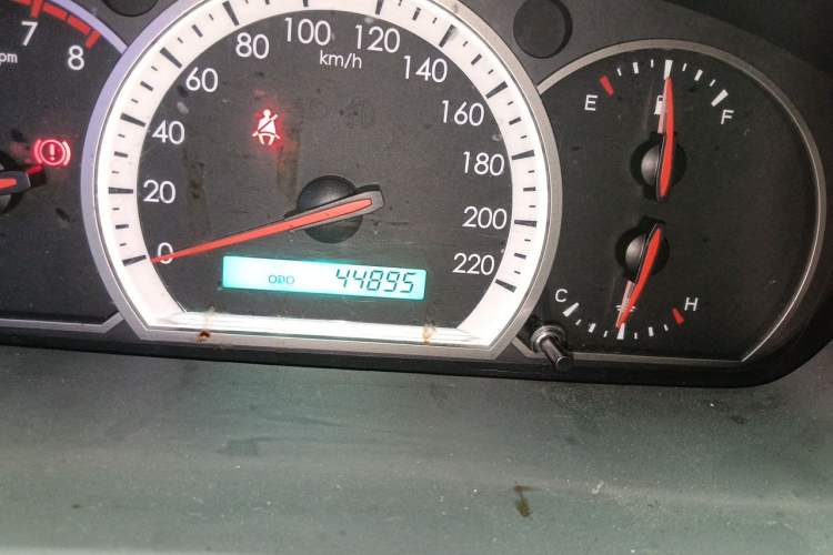 Used Chevrolet Epica 2013 1.8 SE Comfort Edition MT Odometer Close Up
