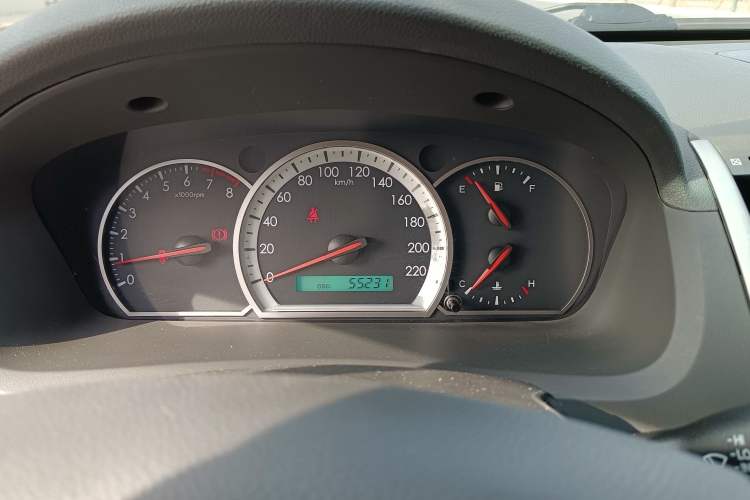 Used Chevrolet Epica 2013 1.8 SE Comfort Edition MT Odometer Close Up