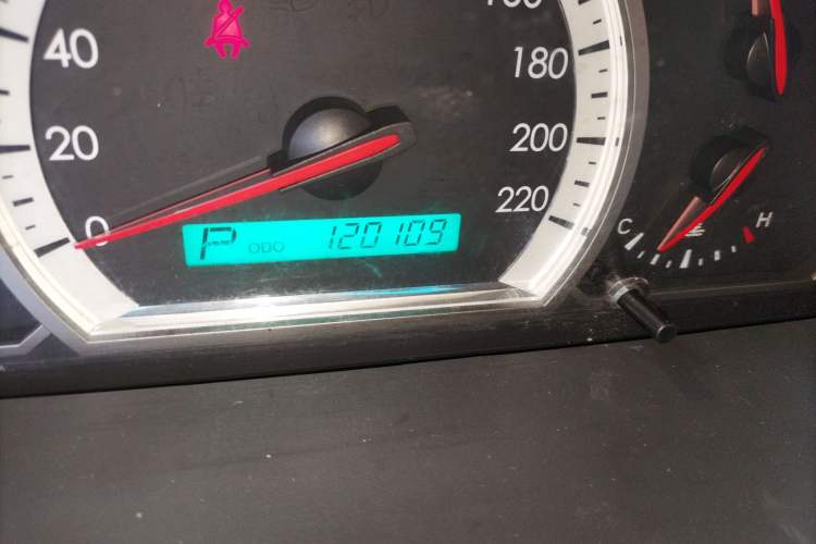 Used Chevrolet Epica 2013 1.8 SE Comfort Edition AT Odometer Close Up