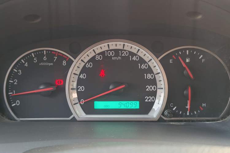 Used Chevrolet Epica 2013 1.8 SE Comfort Edition MT Odometer Close Up