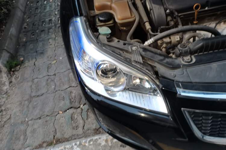 Used Chevrolet Epica 2013 1.8 SX Luxury Edition MT Right Front Headlight