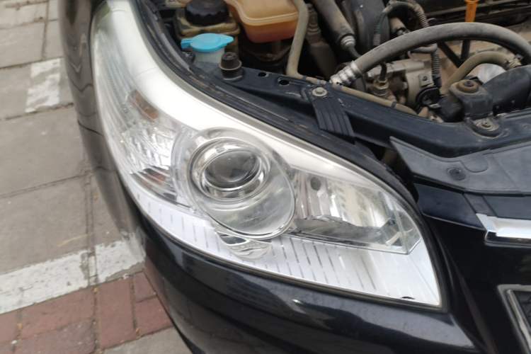 Used Chevrolet Epica 2013 1.8 SL ZhiZhen Edition MT Right Front Headlight