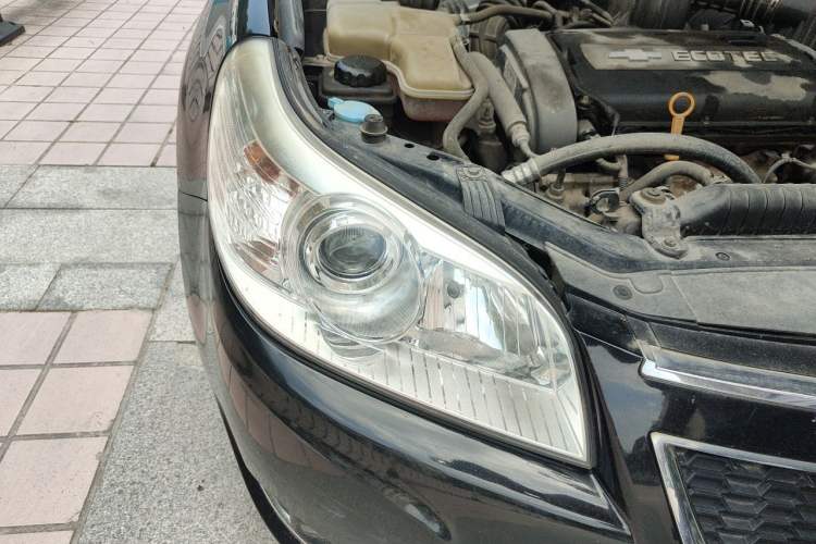 Used Chevrolet Epica 2013 1.8 SL ZhiZhen Edition MT Right Front Headlight