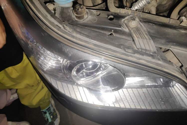 Used Chevrolet Epica 2013 1.8 SL ZhiZhen Edition MT Right Front Headlight