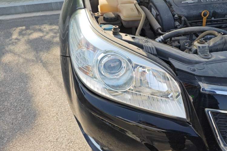 Used Chevrolet Epica 2013 1.8 SE Comfort Edition MT Right Front Headlight