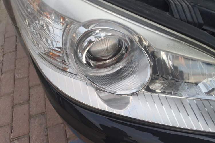 Used Chevrolet Epica 2013 1.8 SE Comfort Edition MT Right Front Headlight