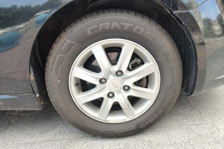 Used Chevrolet Epica 2013 1.8 SL ZhiZhen Edition MT Right Front Wheel Hub