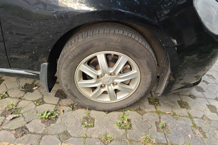 Used Chevrolet Epica 2013 1.8 SE Comfort Edition AT Right Front Wheel Hub