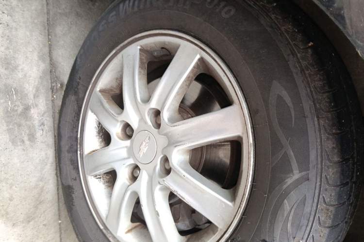 Used Chevrolet Epica 2013 1.8 SE Comfort Edition MT Right Front Wheel Hub