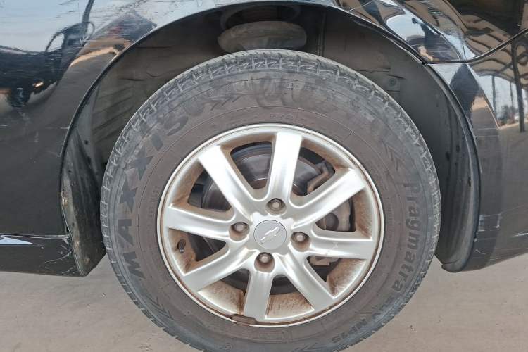 Used Chevrolet Epica 2013 1.8 SE Comfort Edition AT Right Front Wheel Hub