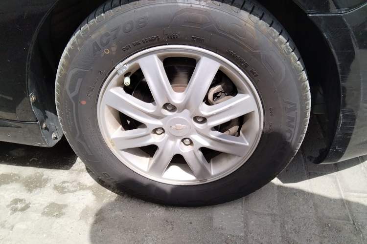 Used Chevrolet Epica 2013 1.8 SL ZhiZhen Edition MT Right Front Wheel Hub