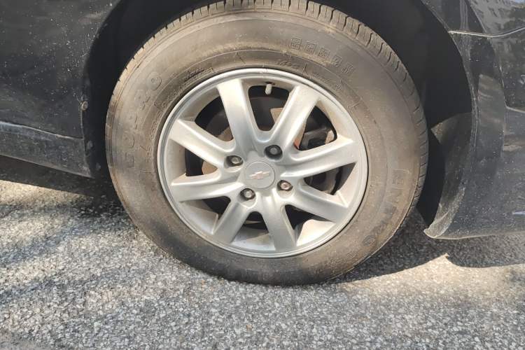 Used Chevrolet Epica 2013 1.8 SE Comfort Edition AT Right Front Wheel Hub