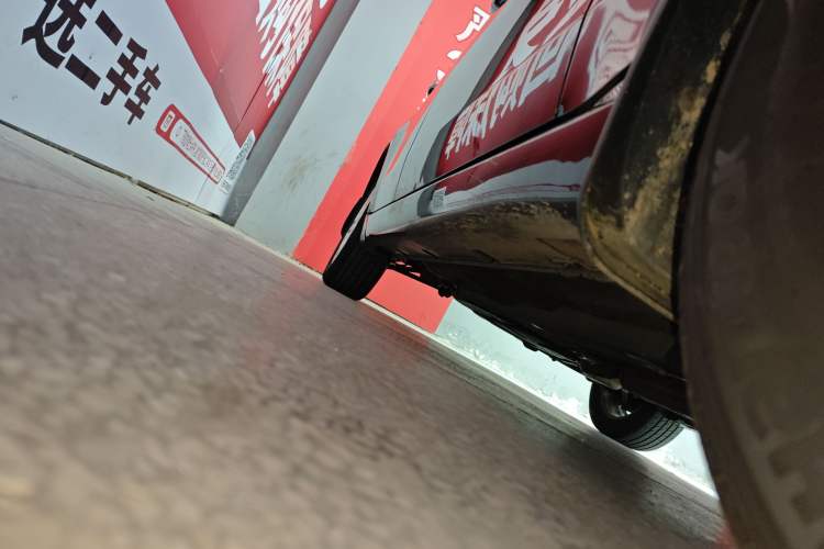 Used Chevrolet Epica 2013 1.8 SX Luxury Edition AT Right Side Sill