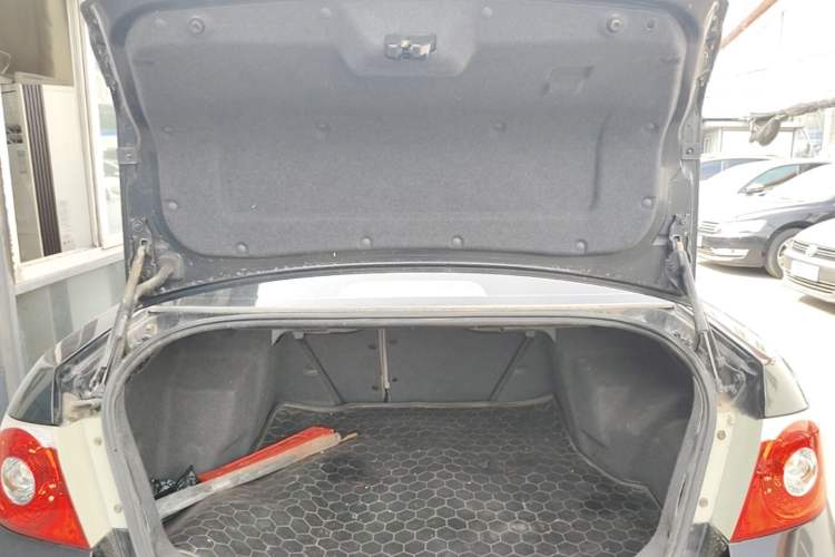 Used Chevrolet Epica 2013 1.8 SE Comfort Edition MT Trunk