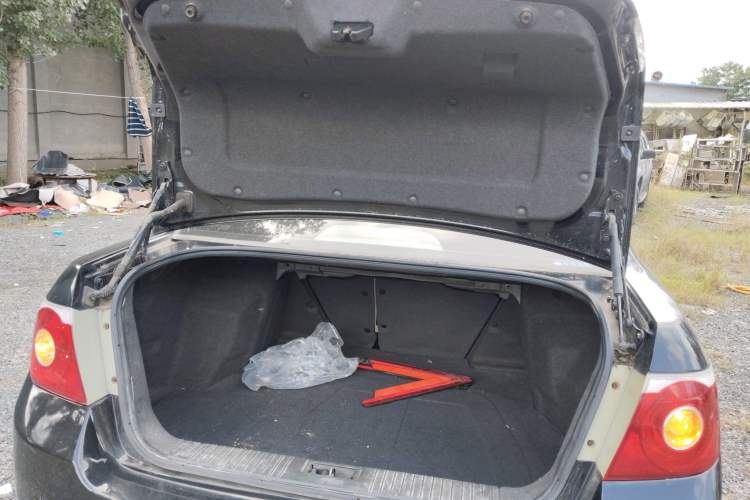 Used Chevrolet Epica 2013 1.8 SE Comfort Edition MT Trunk