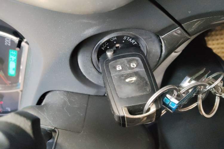 Used Chevrolet Epica 2013 1.8 SE Comfort Edition MT Vehicle Key