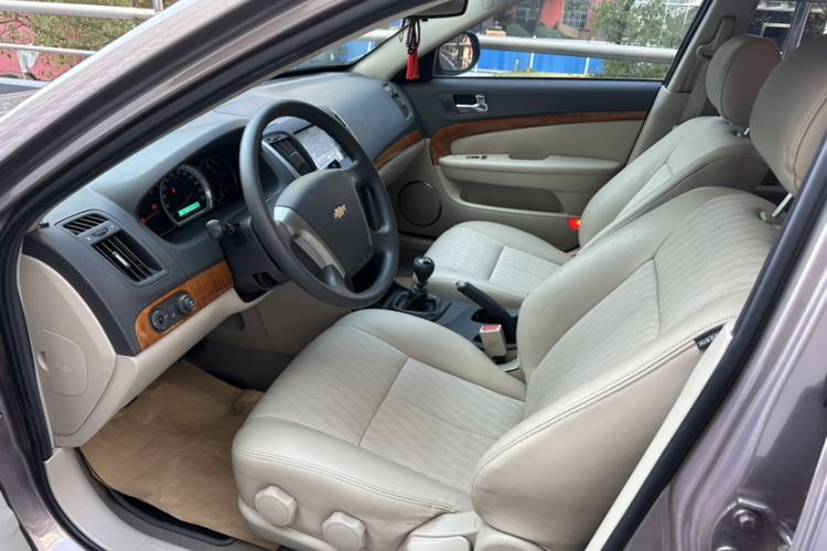 Used Chevrolet Epica 2013 1.8 SL ZhiZhen Edition MT Interior 10