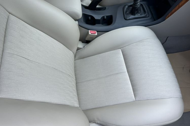 Used Chevrolet Epica 2013 1.8 SL ZhiZhen Edition MT Interior 5