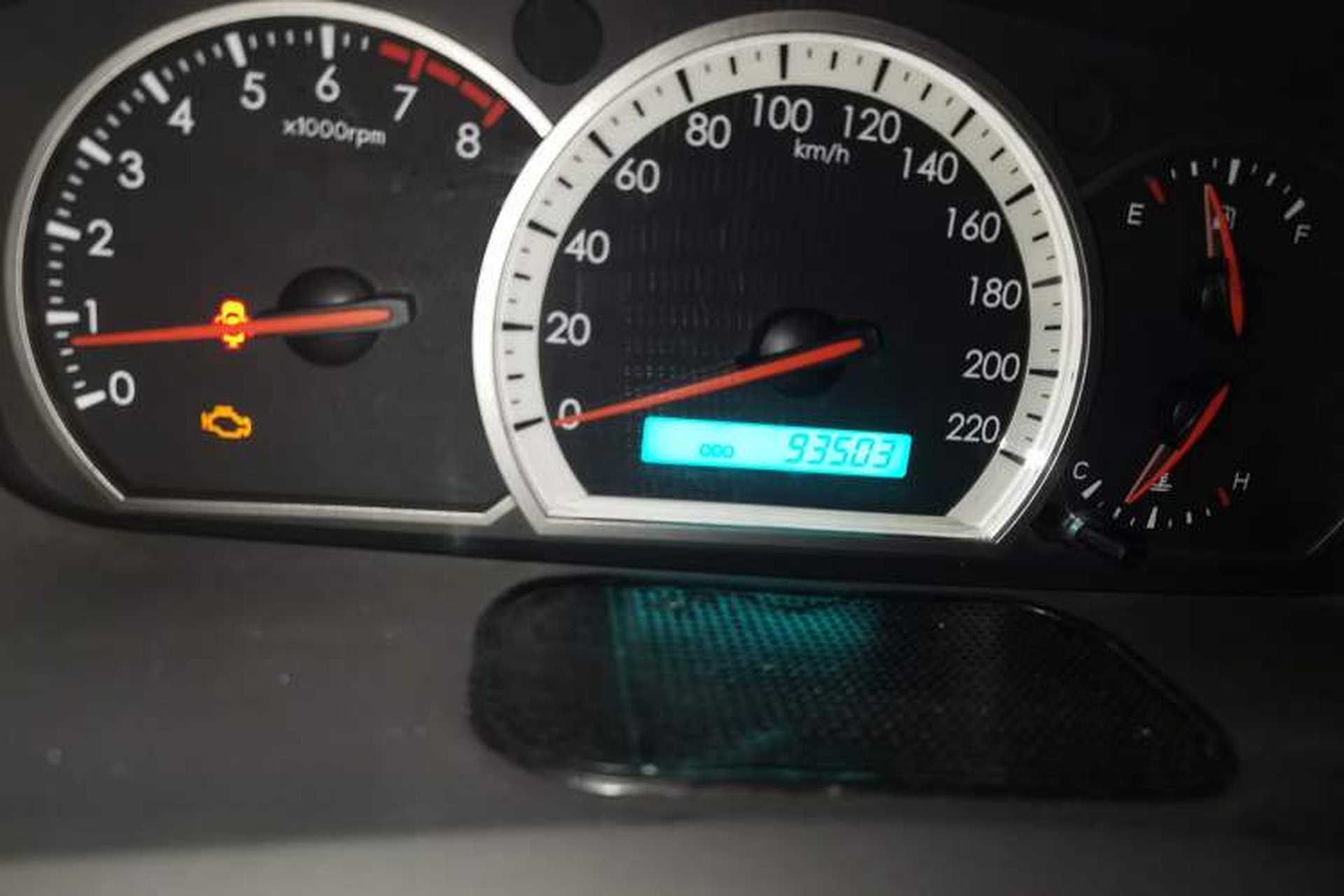 Used Chevrolet Epica 2013 1.8 SL ZhiZhen Edition MT Odometer Close Up
