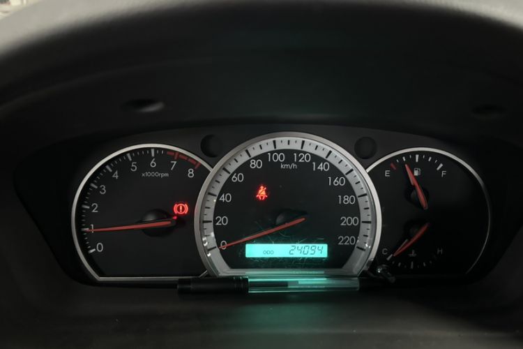 Used Chevrolet Epica 2013 1.8 SL ZhiZhen Edition MT Odometer Close Up