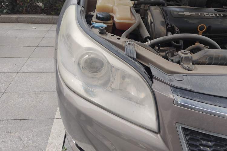 Used Chevrolet Epica 2013 1.8 SL ZhiZhen Edition MT Right Front Headlight