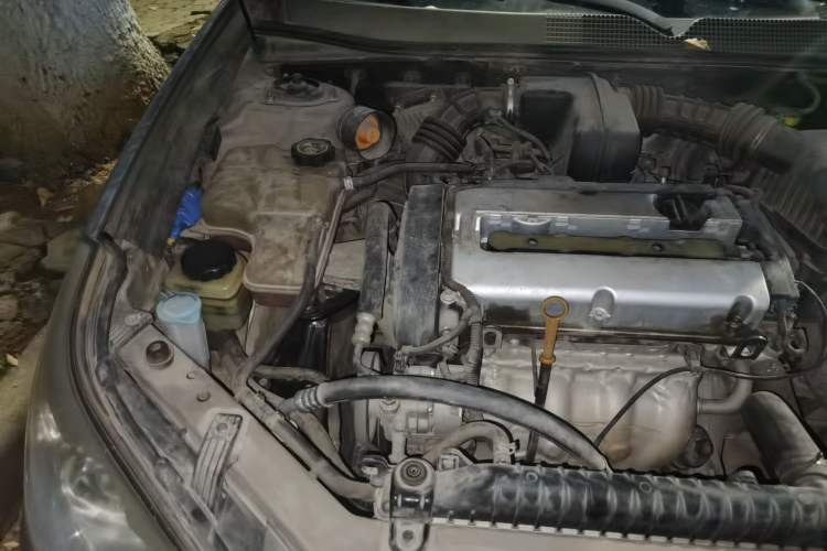 Used Chevrolet Epica 2013 1.8 SL ZhiZhen Edition MT Engine Bay Right