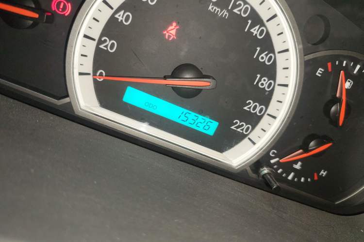 Used Chevrolet Epica 2013 1.8 SL ZhiZhen Edition MT Odometer Close Up