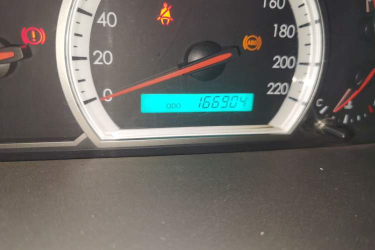 Used Chevrolet Epica 2013 1.8 SL ZhiZhen Edition MT Odometer Close Up