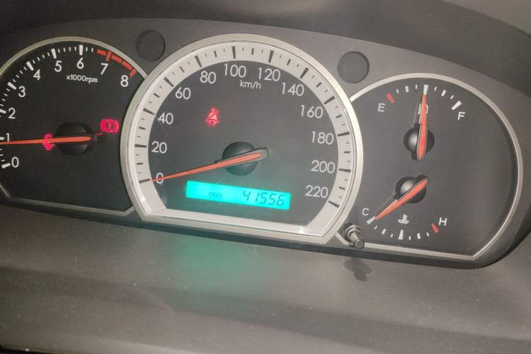 Used Chevrolet Epica 2013 1.8 SL ZhiZhen Edition MT Odometer Close Up