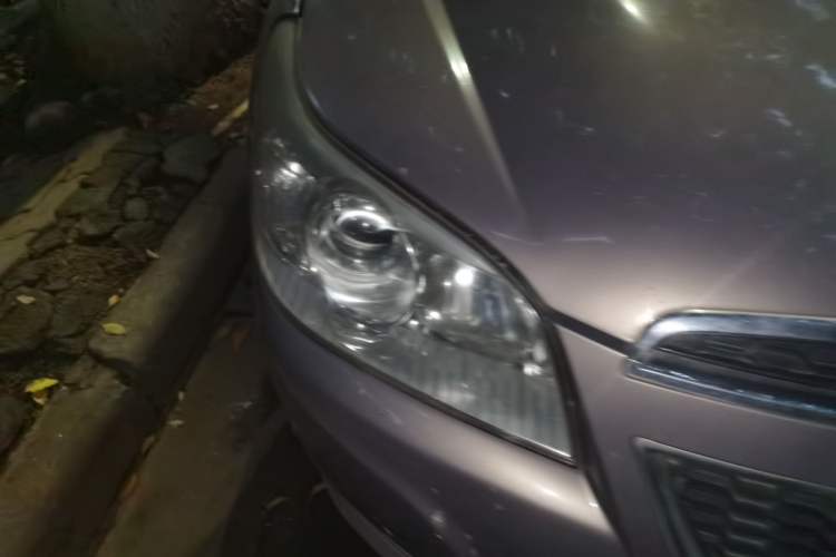 Used Chevrolet Epica 2013 1.8 SL ZhiZhen Edition MT Right Front Headlight