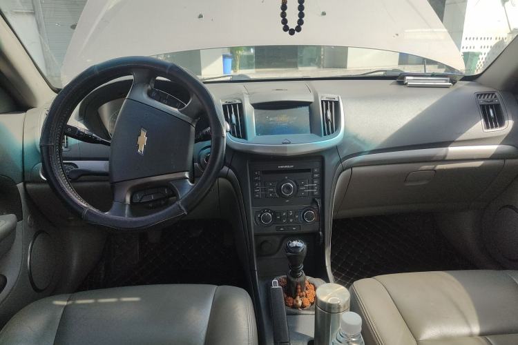 Used Chevrolet Epica 2013 1.8 SX Luxury Edition MT Center Console