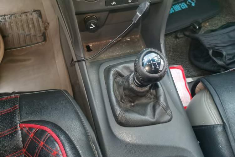 Used Chevrolet Epica 2013 1.8 SL ZhiZhen Edition MT Gear Lever