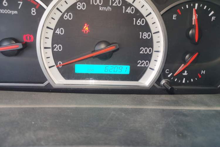 Used Chevrolet Epica 2013 1.8 SL ZhiZhen Edition MT Odometer Close Up