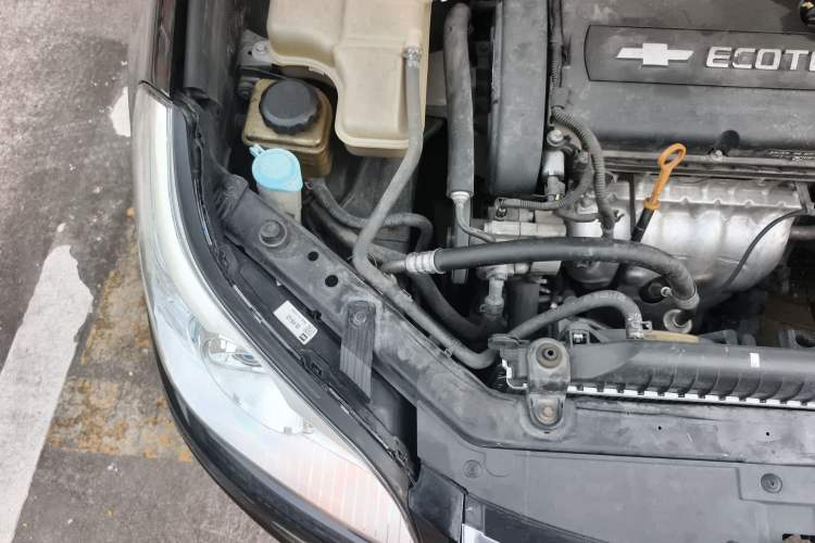 Used Chevrolet Epica 2013 1.8 SL ZhiZhen Edition MT Engine Bay Right