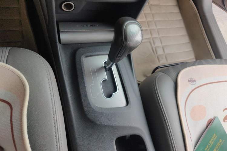 Used Chevrolet Epica 2013 1.8 SE Comfort Edition AT Gear Lever