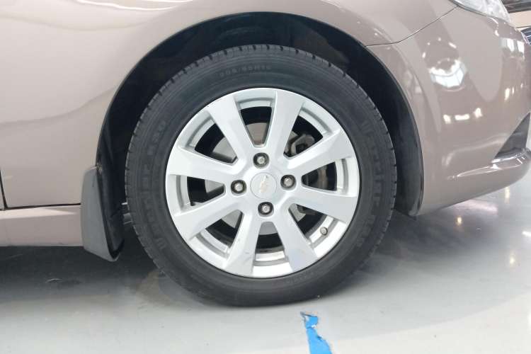 Used Chevrolet Epica 2013 1.8 SX Luxury Edition MT Left Front Wheel Hub