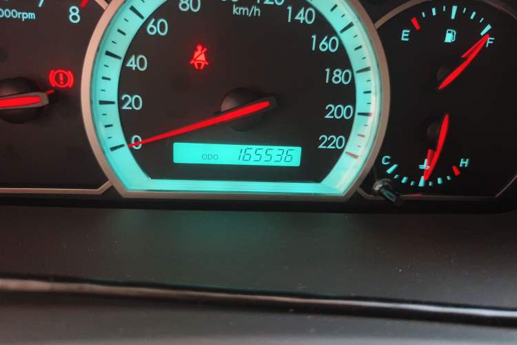 Used Chevrolet Epica 2013 1.8 SL ZhiZhen Edition MT Odometer Close Up