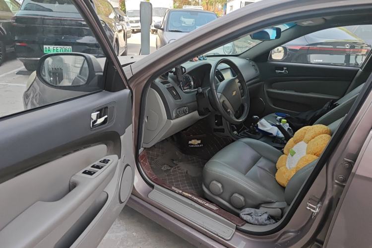 Used Chevrolet Epica 2013 1.8 SE Comfort Edition MT Driver Seat