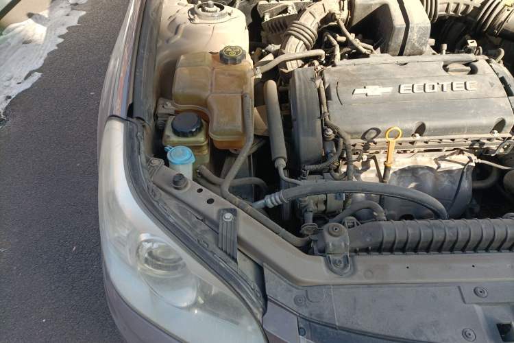 Used Chevrolet Epica 2013 1.8 SE Comfort Edition MT Engine Bay Right