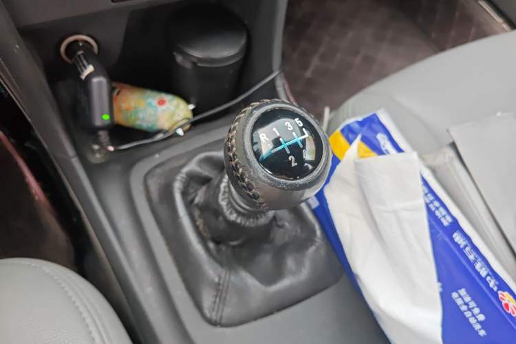 Used Chevrolet Epica 2013 1.8 SE Comfort Edition MT Gear Lever