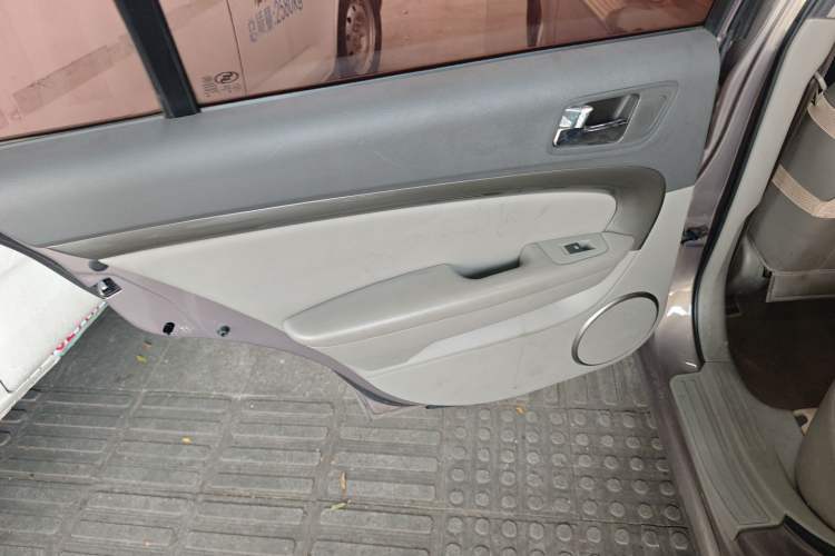 Used Chevrolet Epica 2013 1.8 SL ZhiZhen Edition MT Left Rear Door Interior
