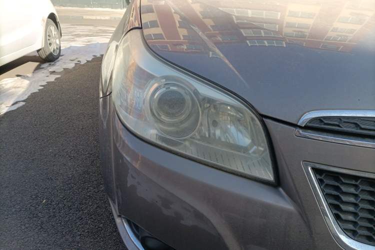 Used Chevrolet Epica 2013 1.8 SE Comfort Edition MT Right Front Headlight