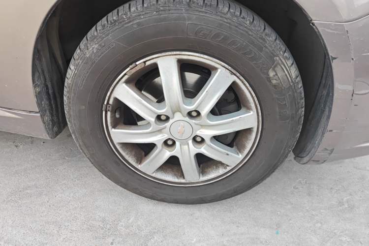 Used Chevrolet Epica 2013 1.8 SE Comfort Edition MT Right Front Wheel Hub